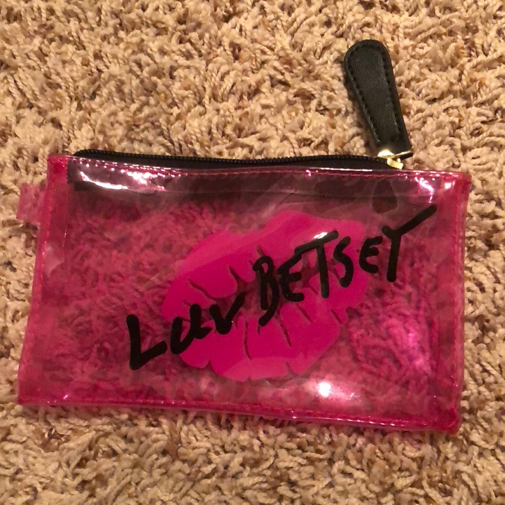 Cosmetic bag